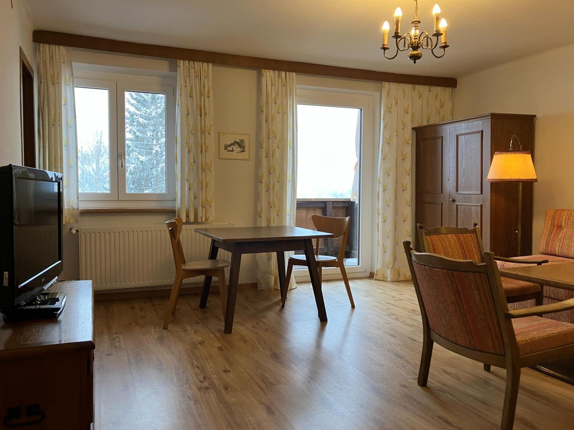 Landhaus Frenes Apartments Зеефельд в Тироле Экстерьер фото